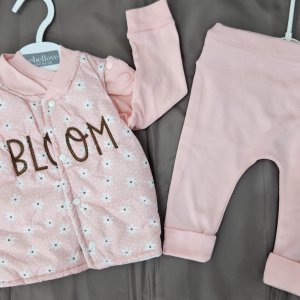 COMPLEU BEBELLOVE "BLOOM" 3 PIESE CU VESTA MODEL FLORICELE